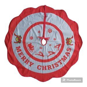 NWOT Medium "Merry Christmas" Tree Skirt With Scalloped Edge - Size 34 Inches